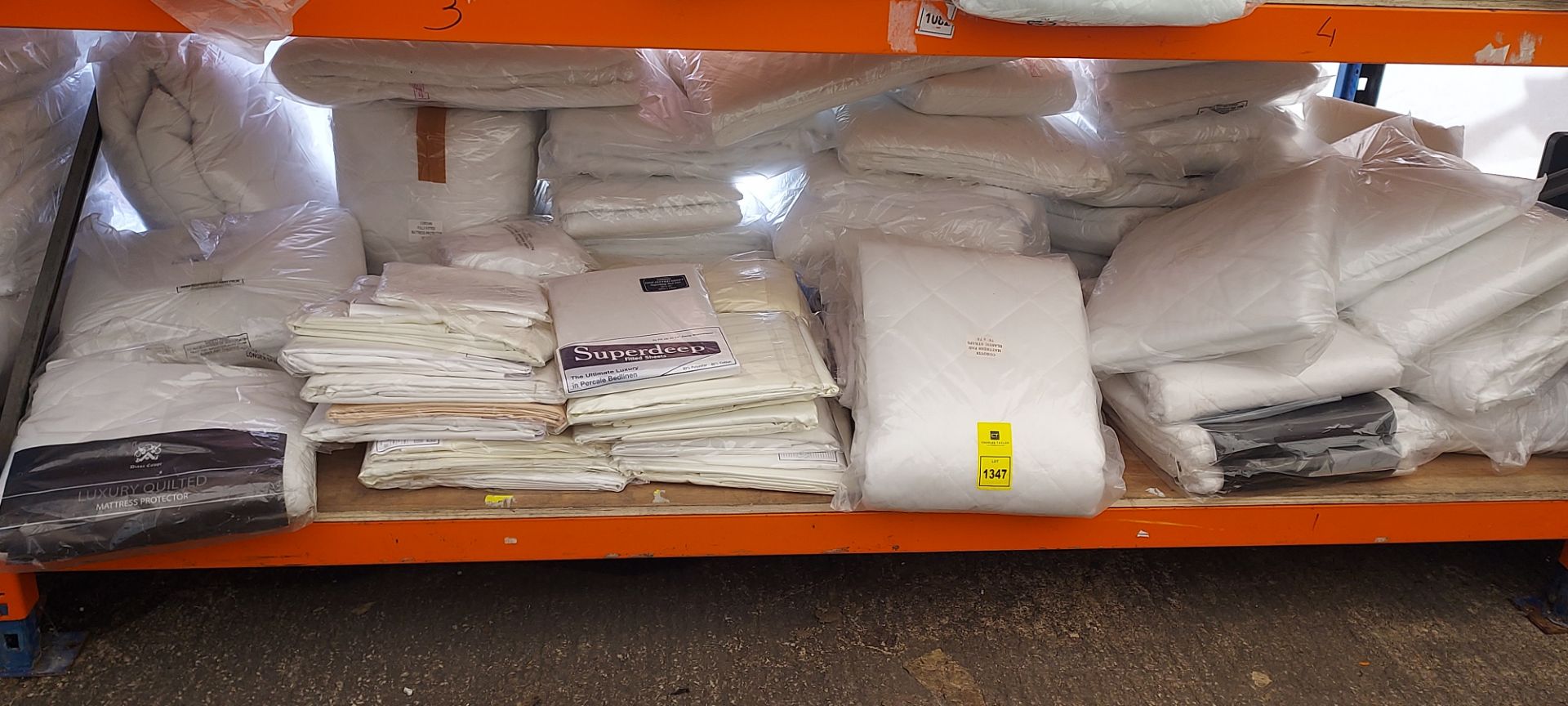 30 + BRAND NEW BEDDING LOT CONTAINING SUPER DEEP FITTED SHEETS THE ULTIMATE LUXURY IN PERCALE