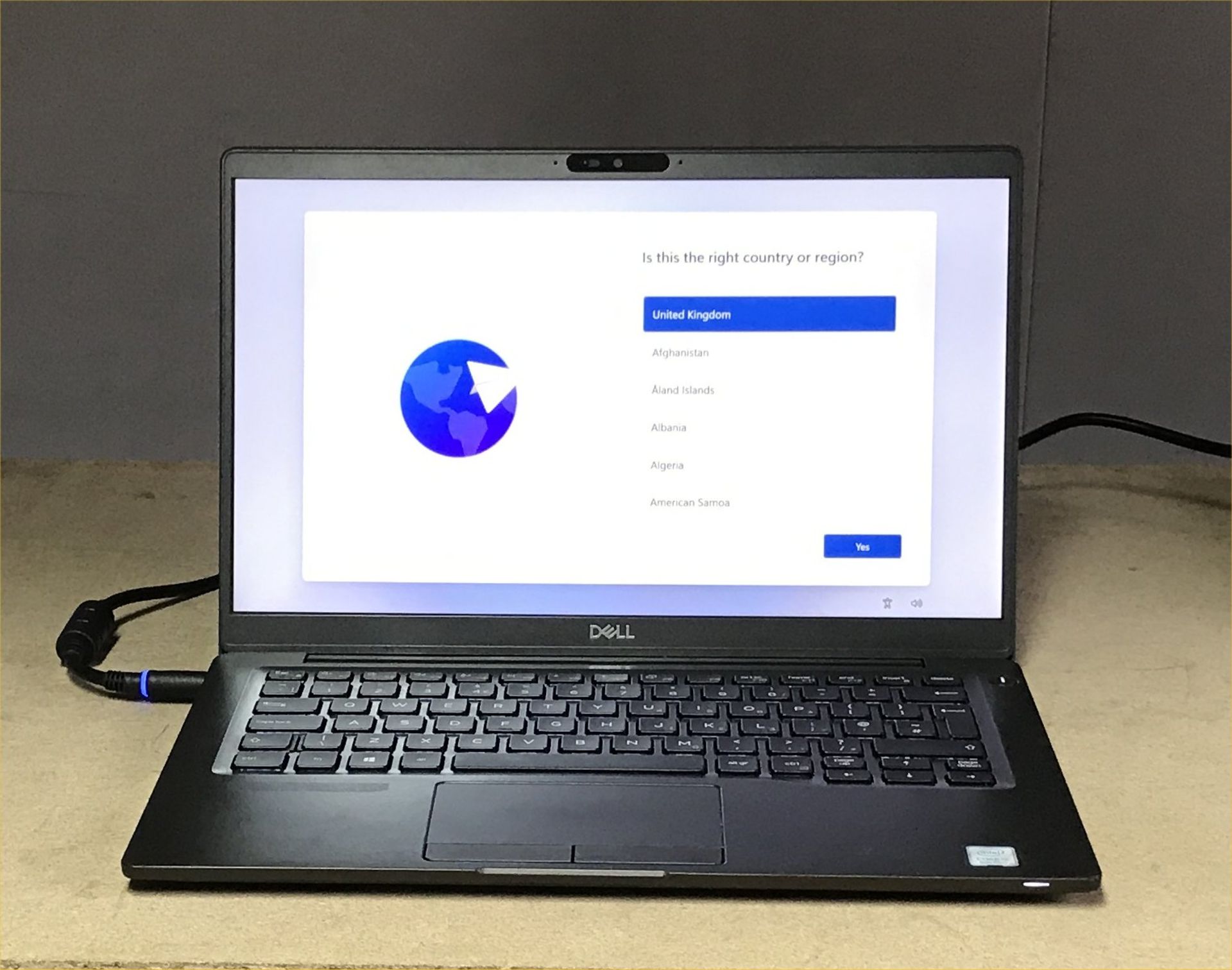 DELL LATITUDE 7400 LAPTOP, INTEL I5-8265U CPU, 8GB RAM, 256GB SSD, DATA WIPED & WIN 11 INSTALLED,