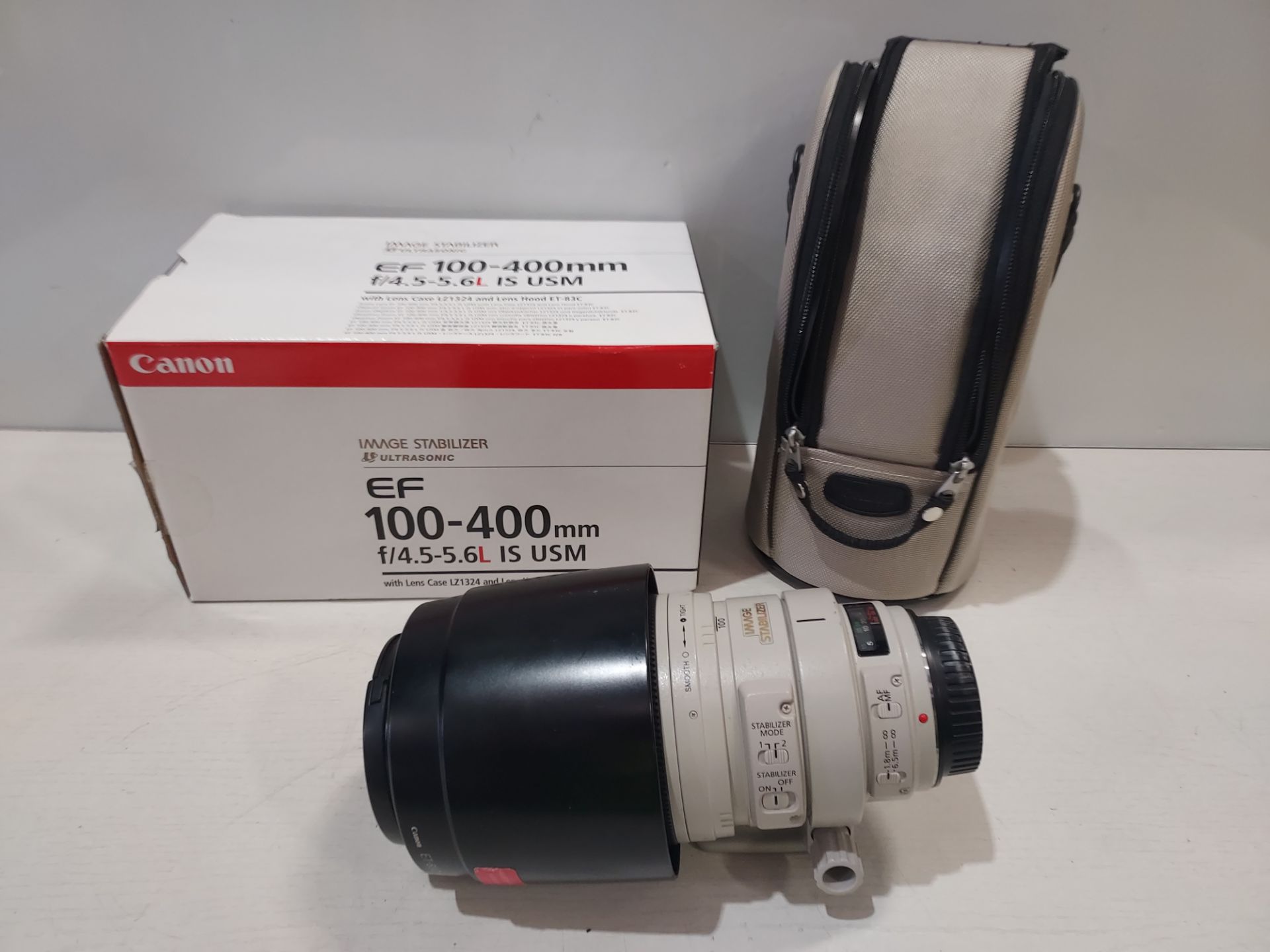 CANON 100-400MM F/4, 5-5, 6L IS TELEPHOTO LENS WITH ORIGINAL BOX - Image 2 of 3