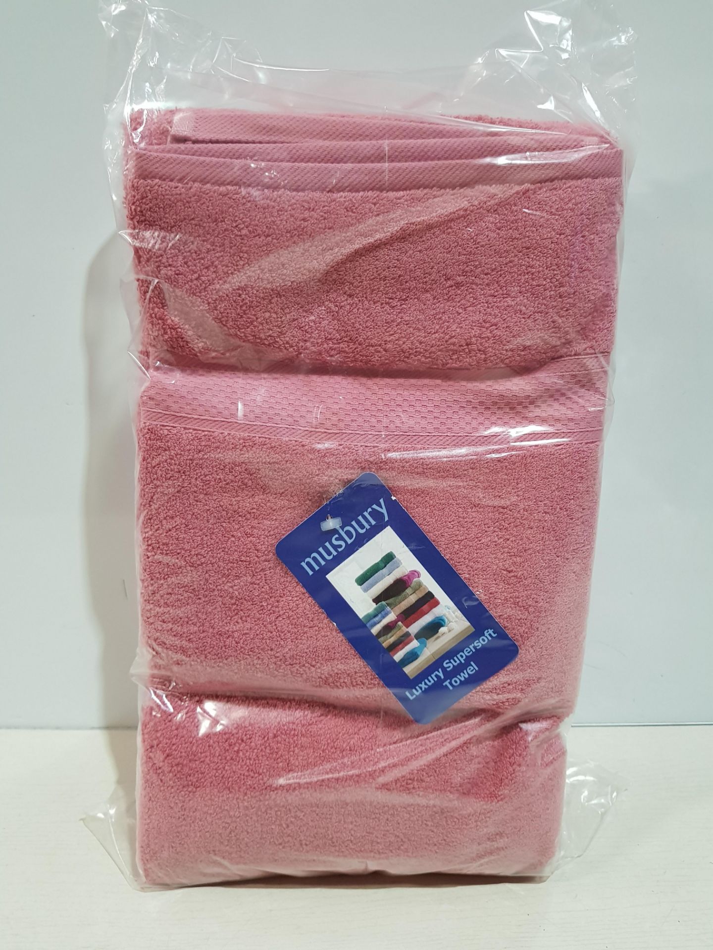 30 X BRAND NEW MUSBURY LUXURY SUPERSOFT TOWELS - ALL IN RICH DAMSON / PINK - (70 X 127 CM ) - IN 2