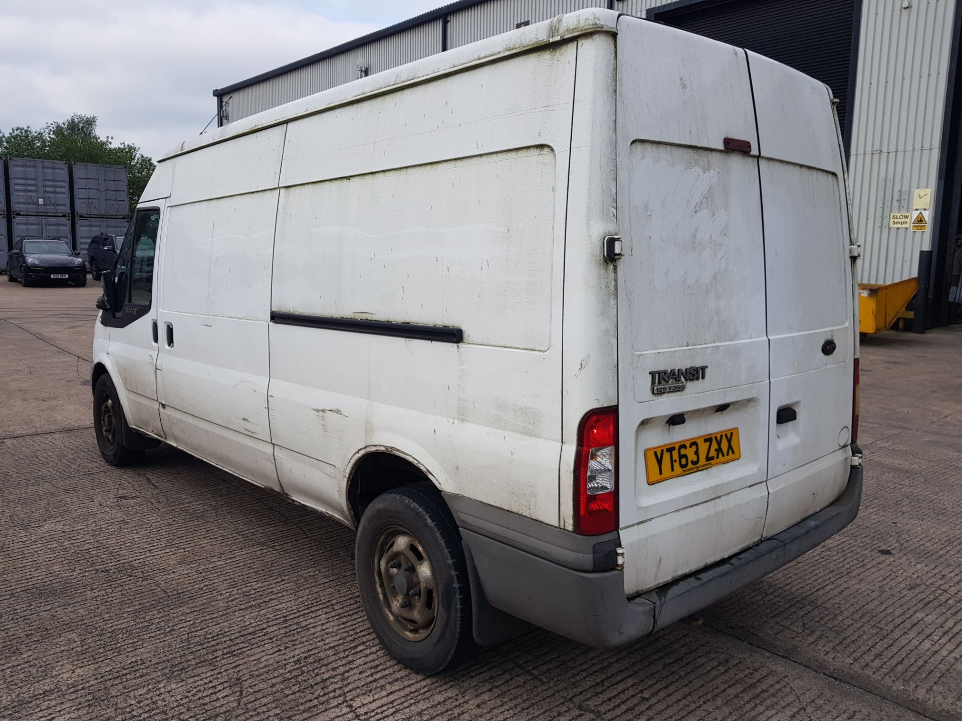 WHITE FORD TRANSIT 125 T350 RWD DIESEL PANEL VAN 2198CC FIRST REGISTERED 11/2/2014 REG: YT63ZXX - Image 4 of 11