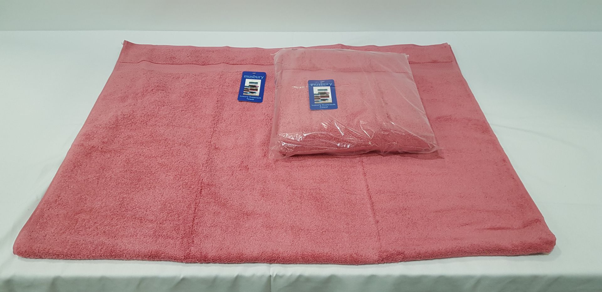 20 X BRAND NEW MUSBURY LUXURY SUPERSOFT TOWELS - ALL IN RICH PINK COLOUR - ( SIZE : 100 X 150 CM ) -