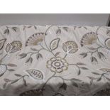 1 X EMBROIDED CURTAIN FABRIC 20 M WITH FLORAL DESIGN