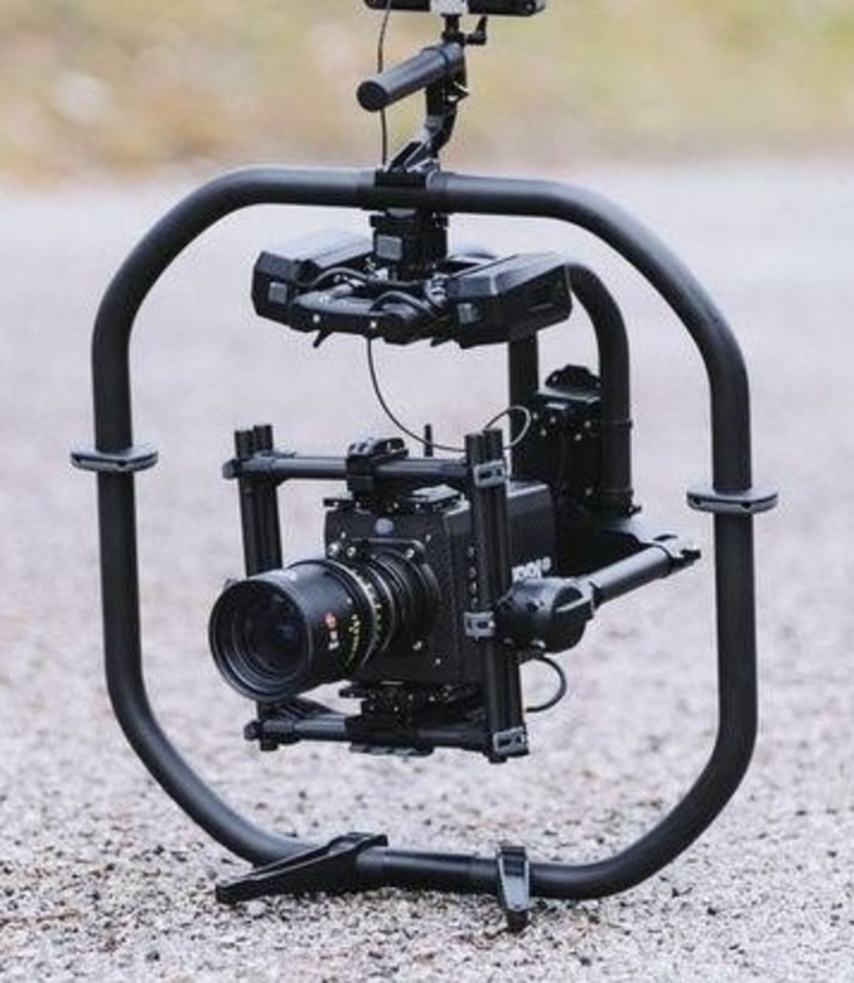 FREEFLY MOVI PRO HANDHELD AND DRONE MOUNTABLE 5-AXIS CAMERA STABILISER (GIMBALL BUNDLE) IN