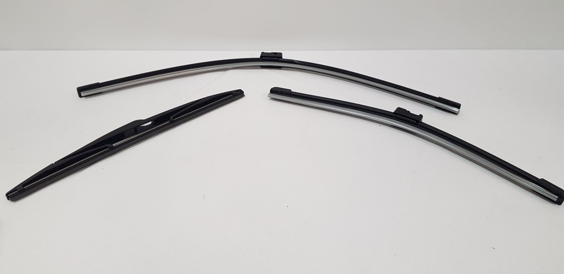 195 X BRAND NEW 3 PIECE FRONT AND REAR WIPER BLADE SET FOR MK 2 FORD FOCUS 1 X DRIVERS SIDE WIPER