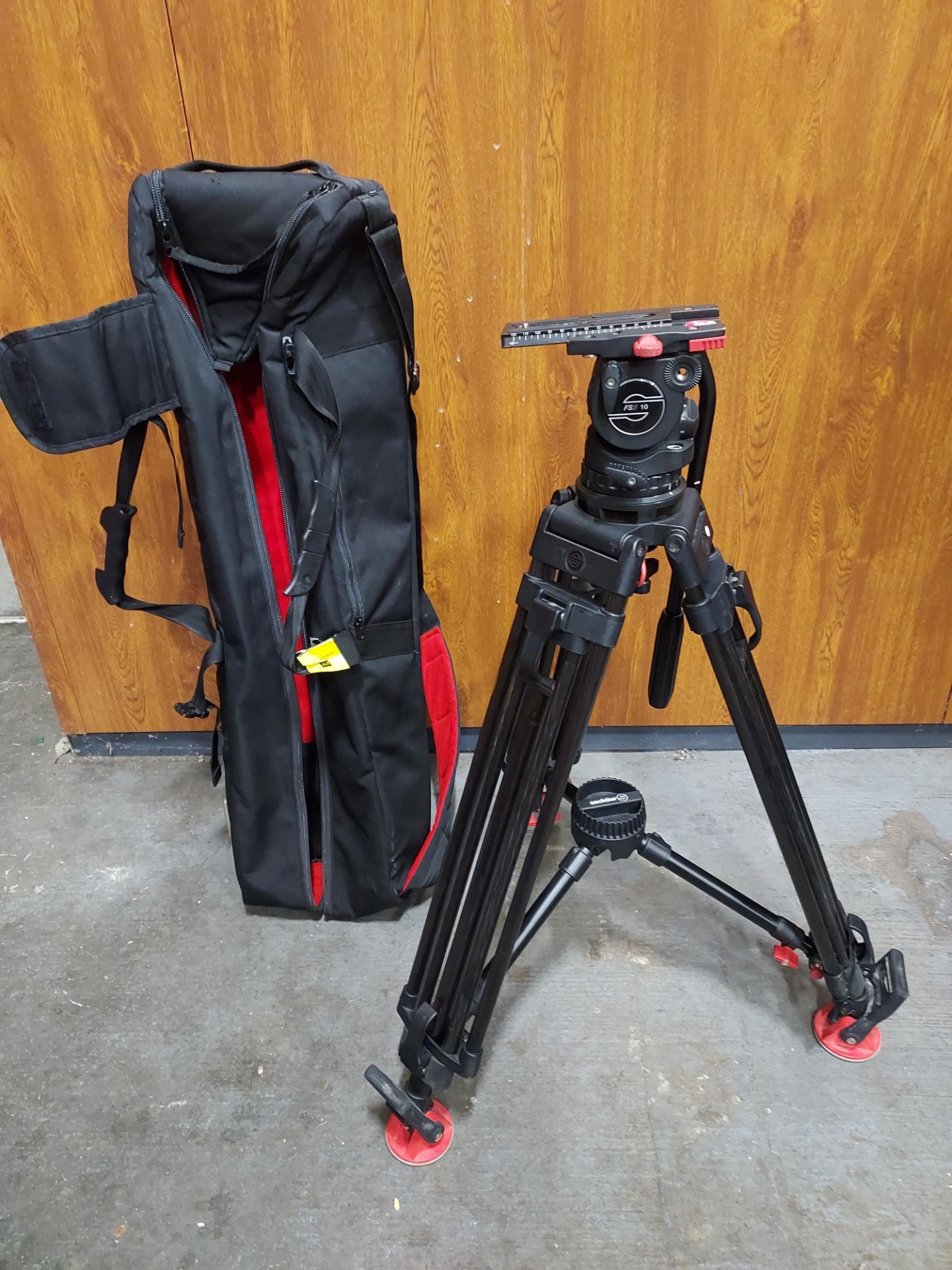 SACHTLER FSB 10 W/ 5386 CARBON-FIBRE TRIPOD SYSTEM - IN A CARRY BAG - Image 2 of 2