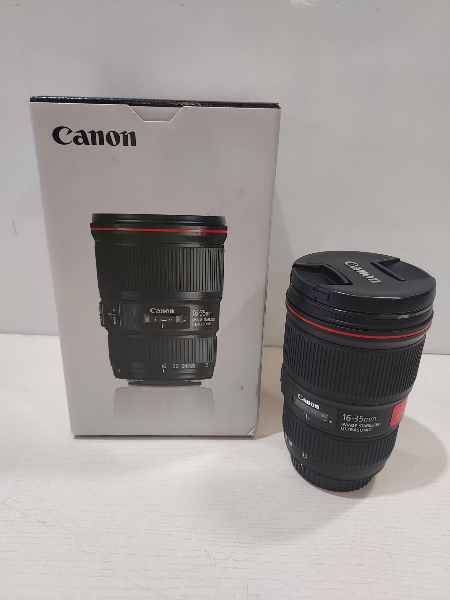 CANON 16-35 MM F/4L IS CAMERA LENS WITH ORIGINAL BOX - Image 2 of 2