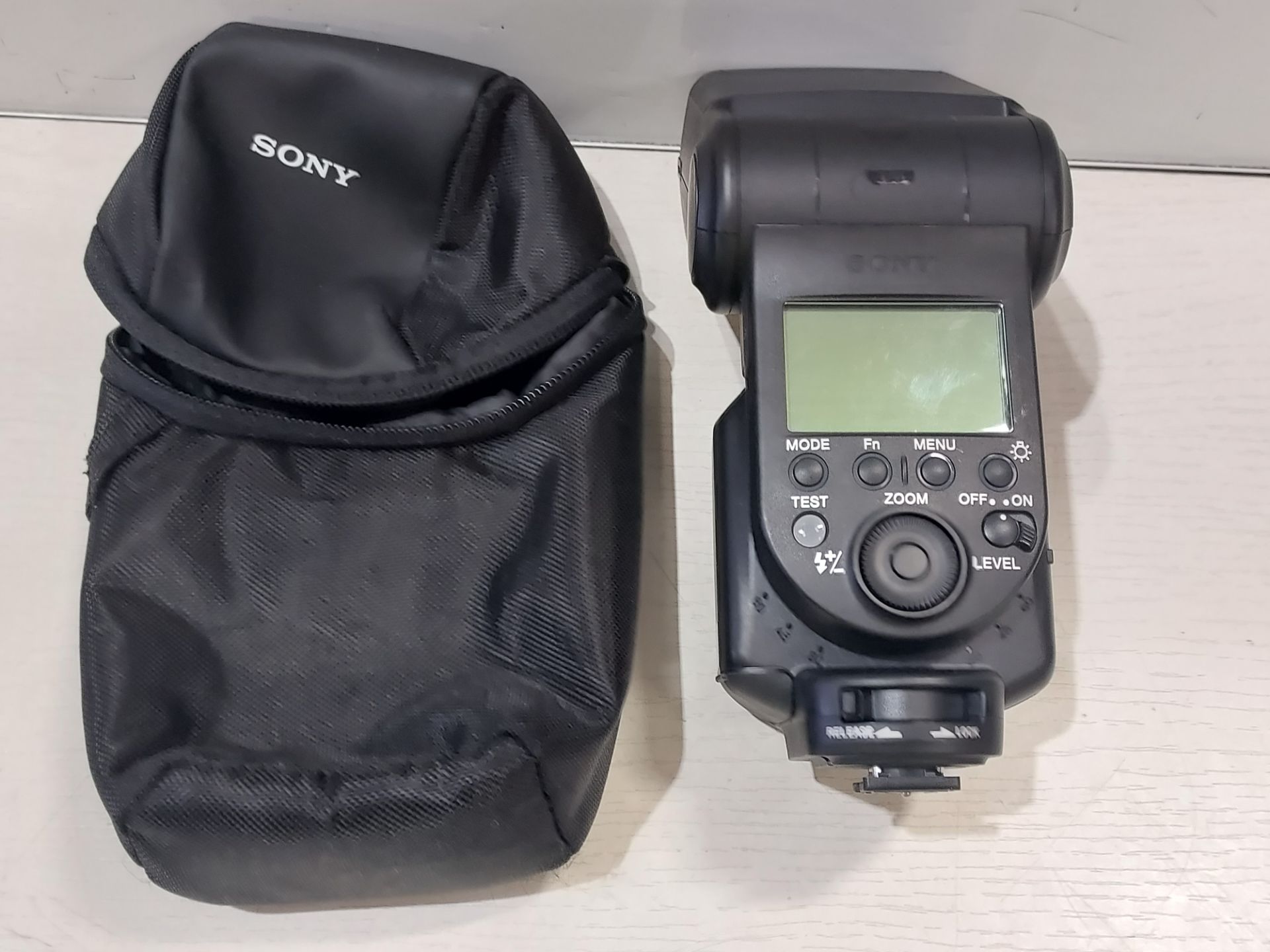 SONY HVL-F60M FLASH GUN FOR SONY A7R V - Image 3 of 3