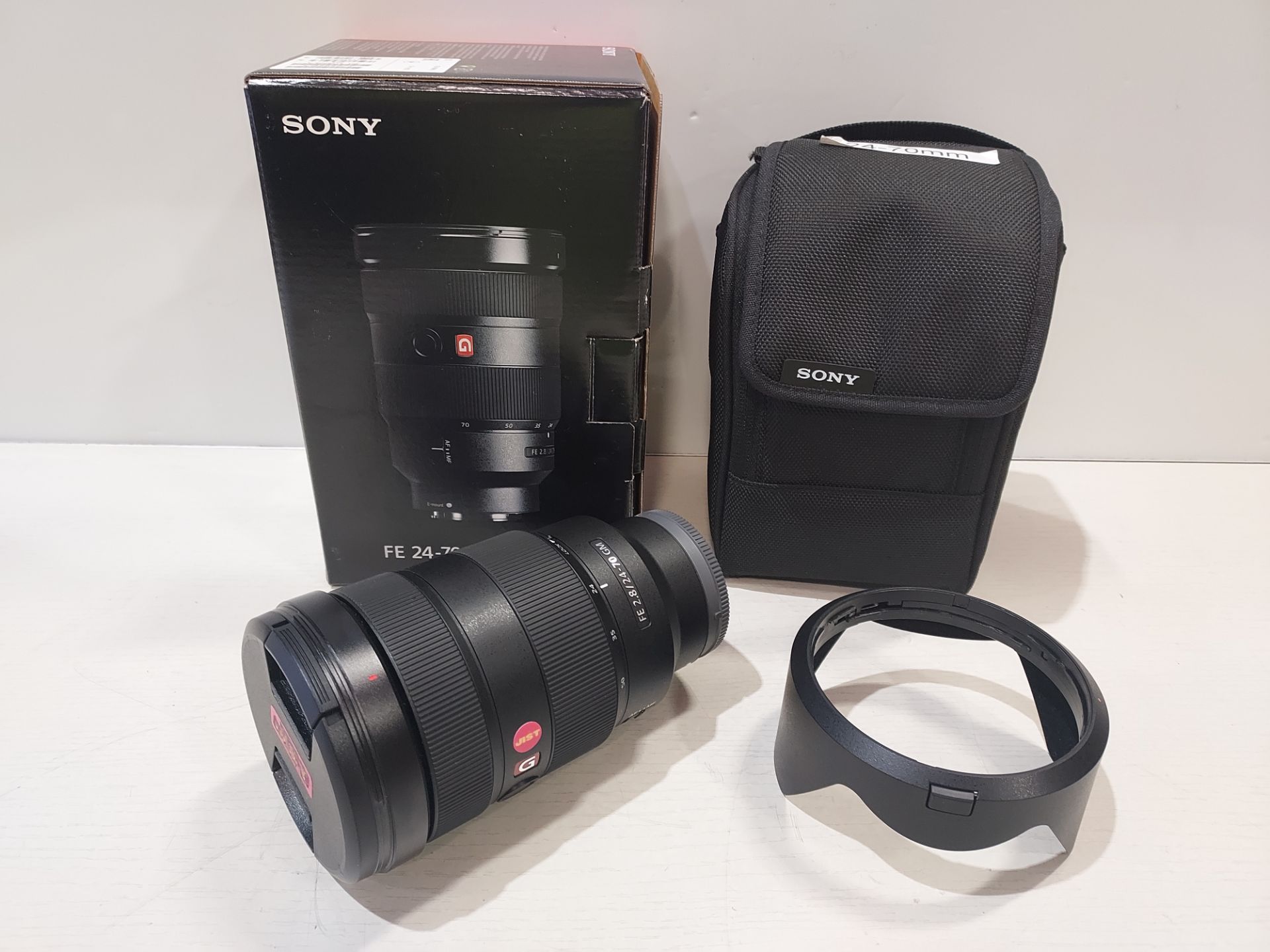 SONY FE 24-70 MM F2.8 GM CAMERA LENS WITH ORIGINAL BOX - Image 2 of 2