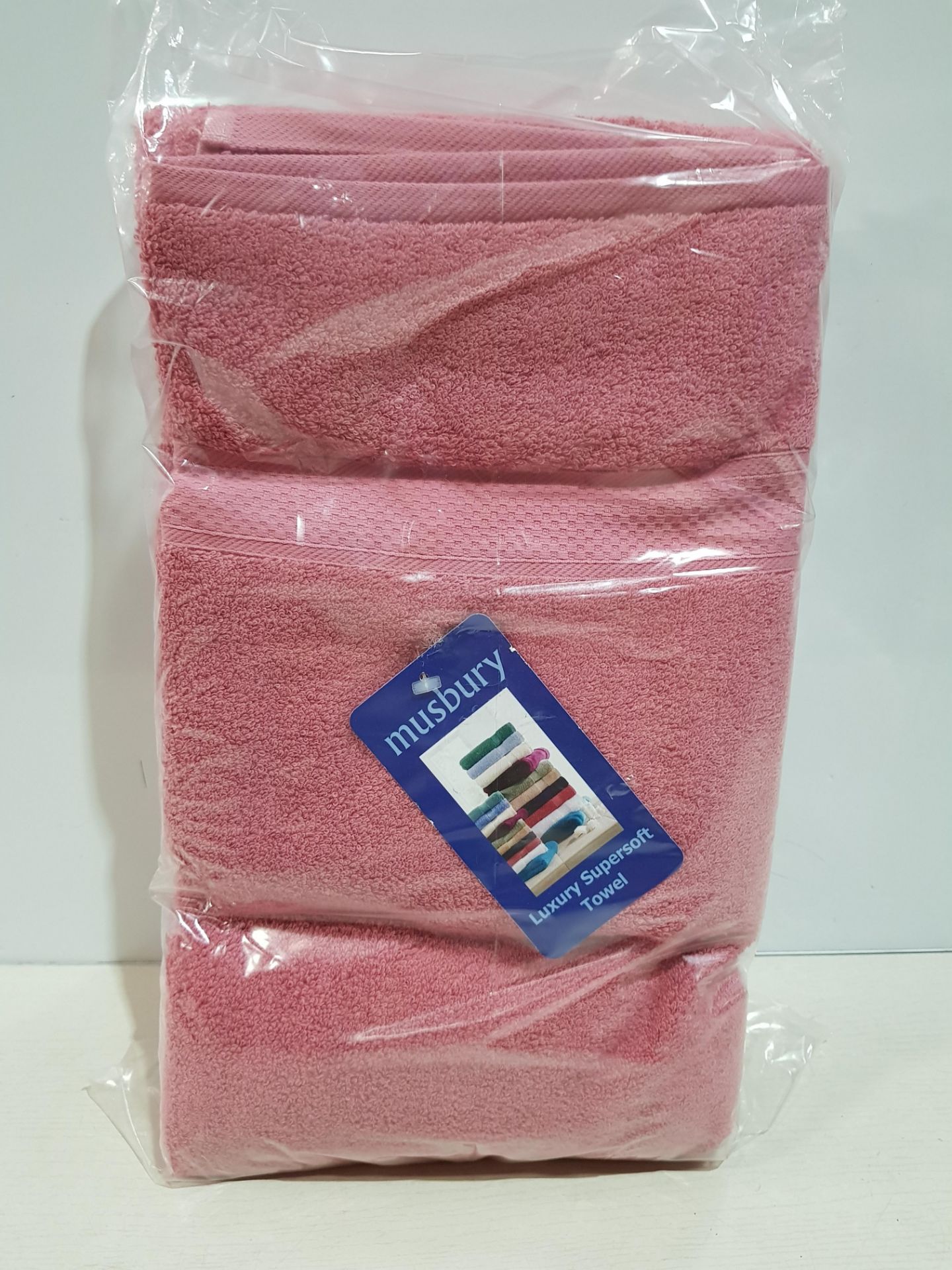 33 X BRAND NEW MUSBURY LUXURY SUPERSOFT TOWELS - ALL IN RICH DAMSON / PINK - (70 X 127 CM ) - IN 2