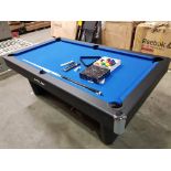 1 X RILEY 6FT POOL TABLE - BUILT - NO BOX ( PLEASE NOTE CUSTOMER RETURN WITH DAMAGE ON CORNER AND
