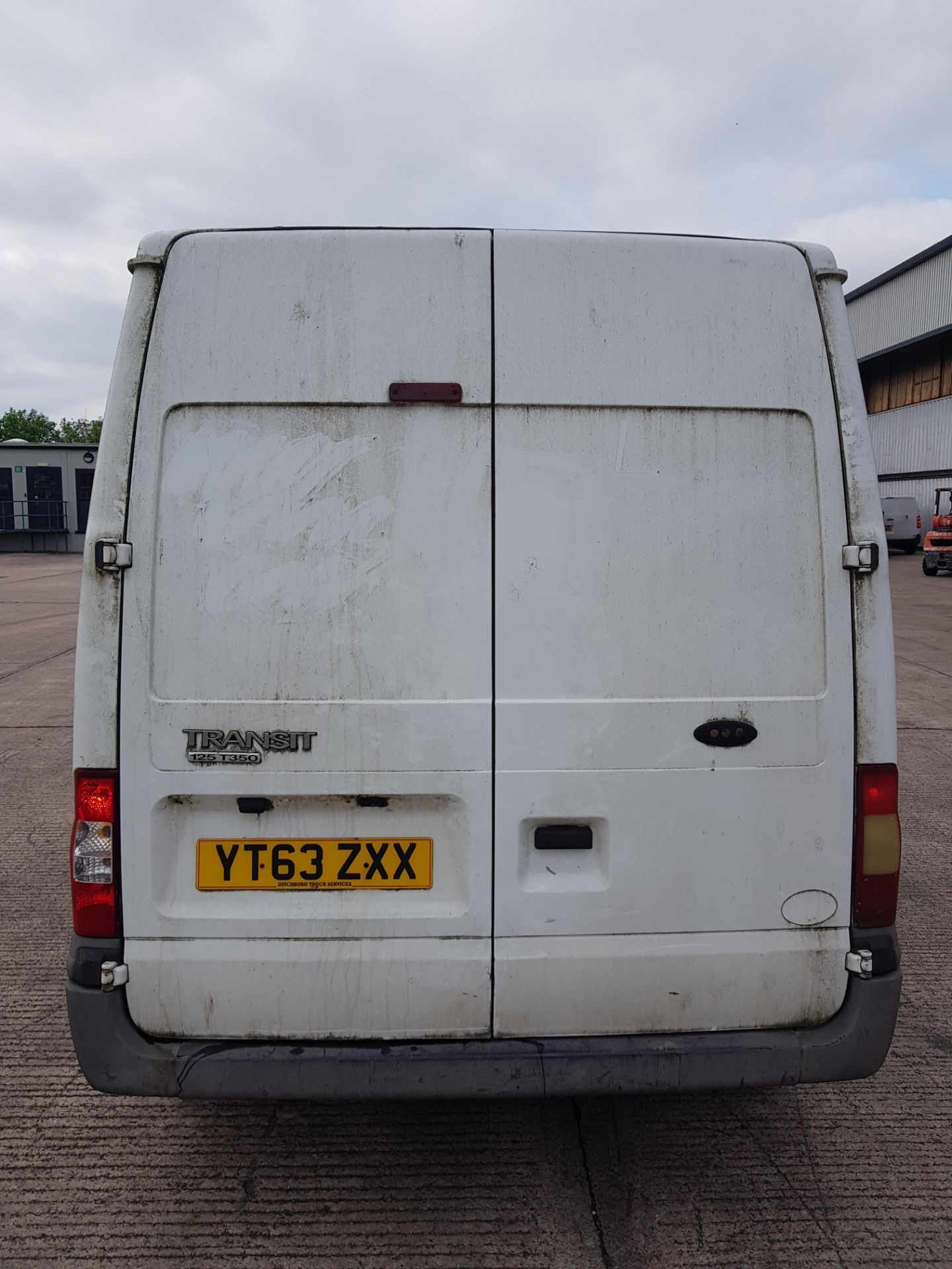 WHITE FORD TRANSIT 125 T350 RWD DIESEL PANEL VAN 2198CC FIRST REGISTERED 11/2/2014 REG: YT63ZXX - Image 6 of 11