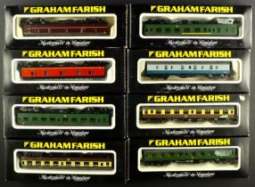 N GAUGE GRAHAM FARISH COACHES AND ROLLING STOCK. Includes 0695, 0684, 3905 Speedlink x2, 4107 Post