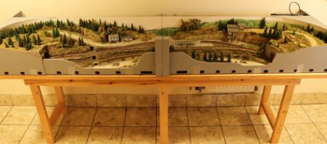 N GAUGE TRACK LAYOUT - DONALD FALLS. Stunning circular layout set in woodland with lumber yard.