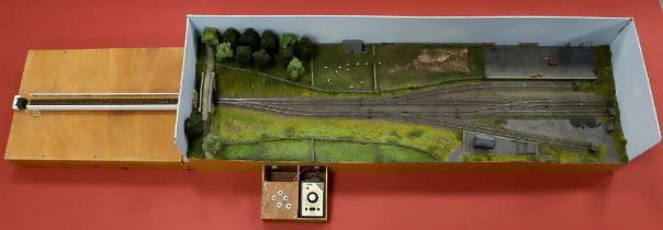 N GAUGE TRACK LAYOUT. Rural end-of-line platform, set in countryside surroundings. In working order