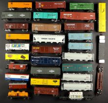 N GAUGE ROLLING STOCK. A range of wagons. No manufacturer's stamps noted on based. (30)