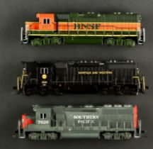 N GAUGE ATLAS LOCOMOTIVES. Comprises of Southern Pacific #7626, Norfolk and Western #1505 and