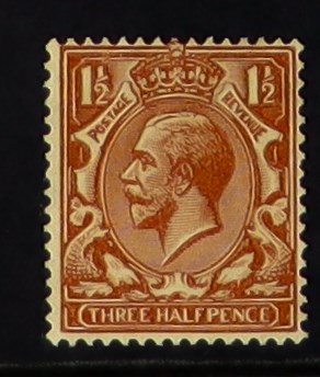 GB.GEORGE V 1924-26 1½d red-brown printed on the gummed side, SG 420c / Spec N35(1)e, never hinged