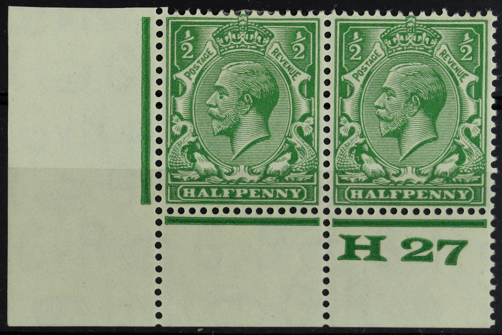 GB.GEORGE V 1924-26 ½d green, SG 418, "H27" control corner pair, perf. type 3A, fine mint, the