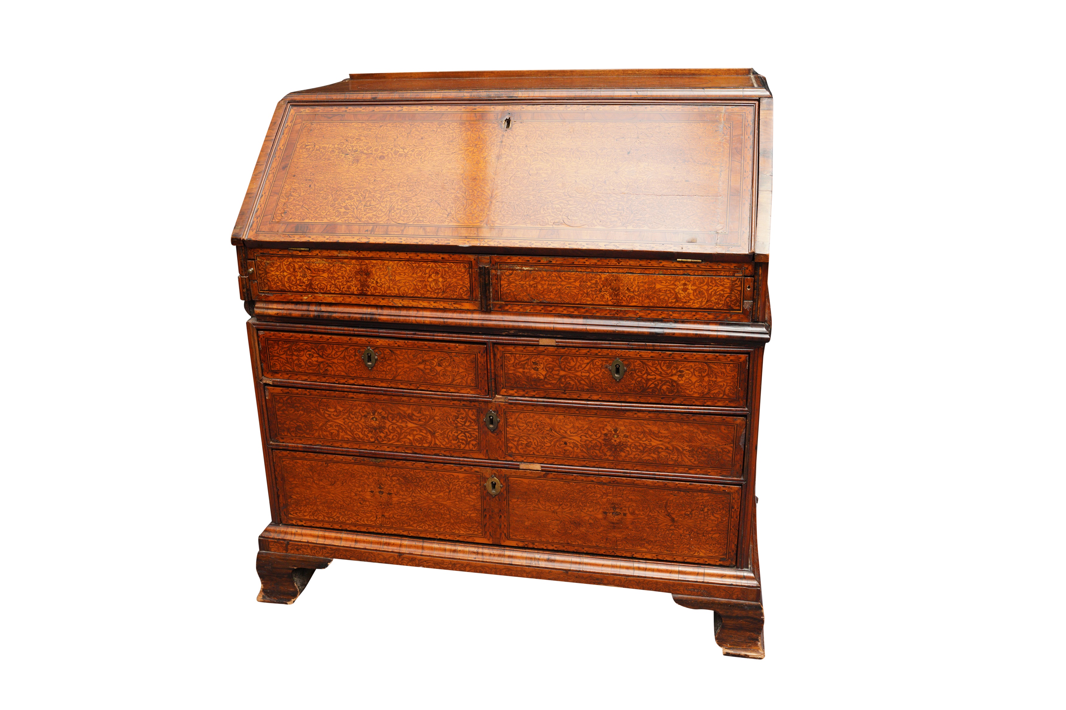 AN ENGLISH OR DUTCH MARQUETRY INLAID WALNUT BUREAU, CIRCA 1715-20