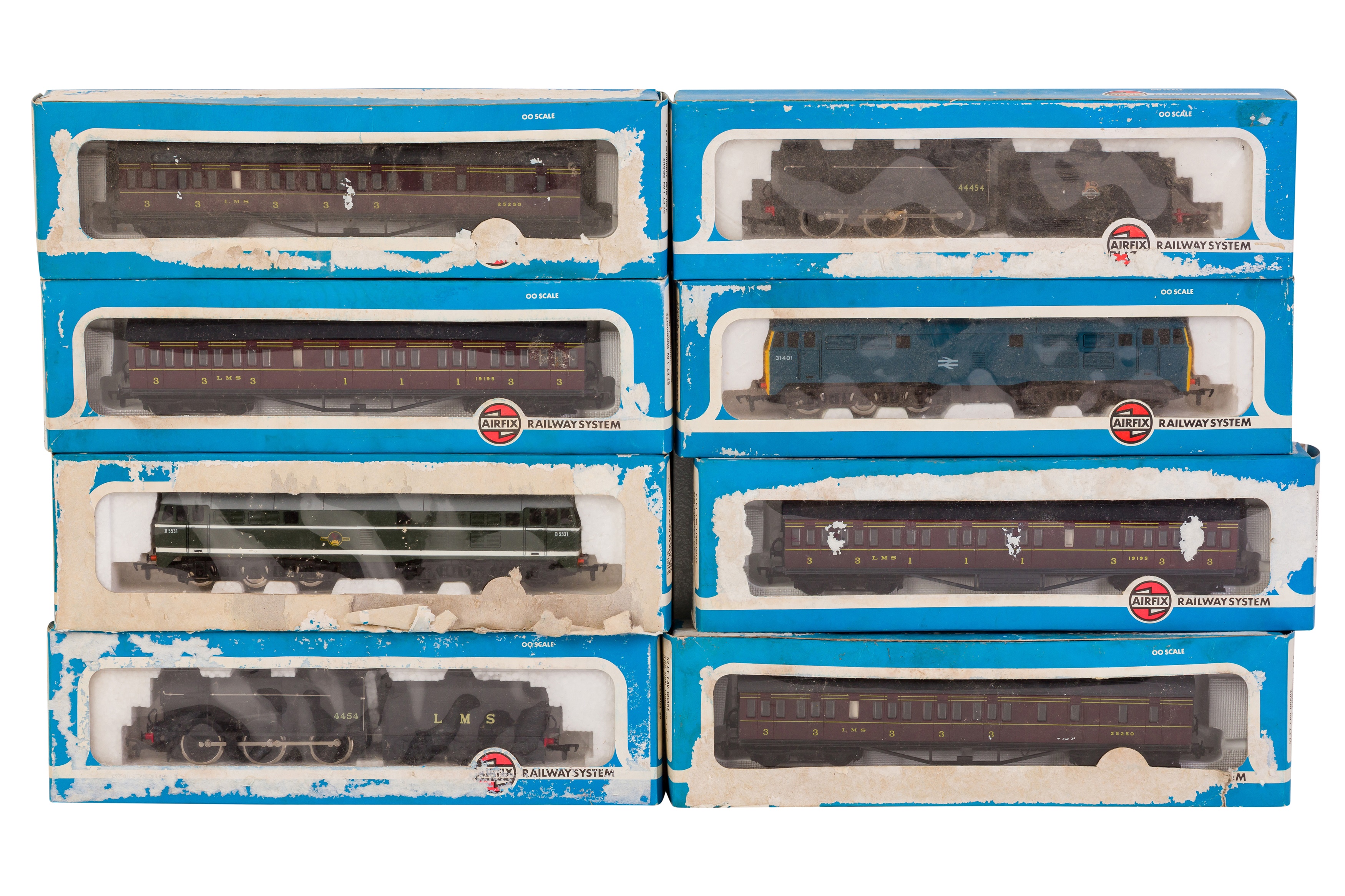 A LARGE GROUP OF ASSORTED OO GAUGE LOCOMOTIVES, CARRIGES AND WAGONS - Image 5 of 7