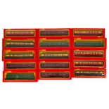 A GROUP OF TRIANG-HORNBY AND HONBY OO GAUGE COACHES