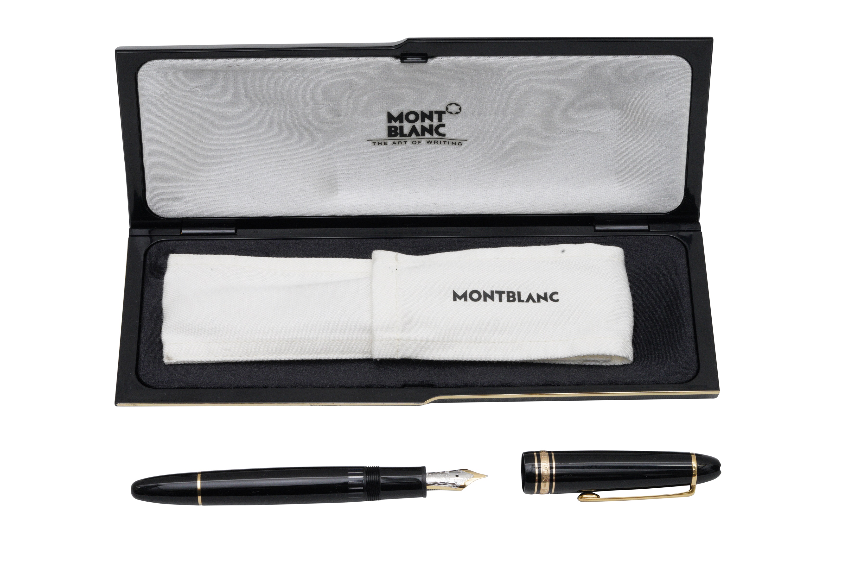 A MONTBLANC MEISTERSTUCK LE GRAND FOUNTAIN PEN