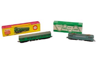 A HORNBY DUBLO OO GAUGE 2 Rail 2250 ELECTRIC MOTOR COACH IN BR GREEN LIVERY
