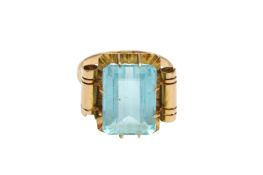 AN AQUAMARINE RING