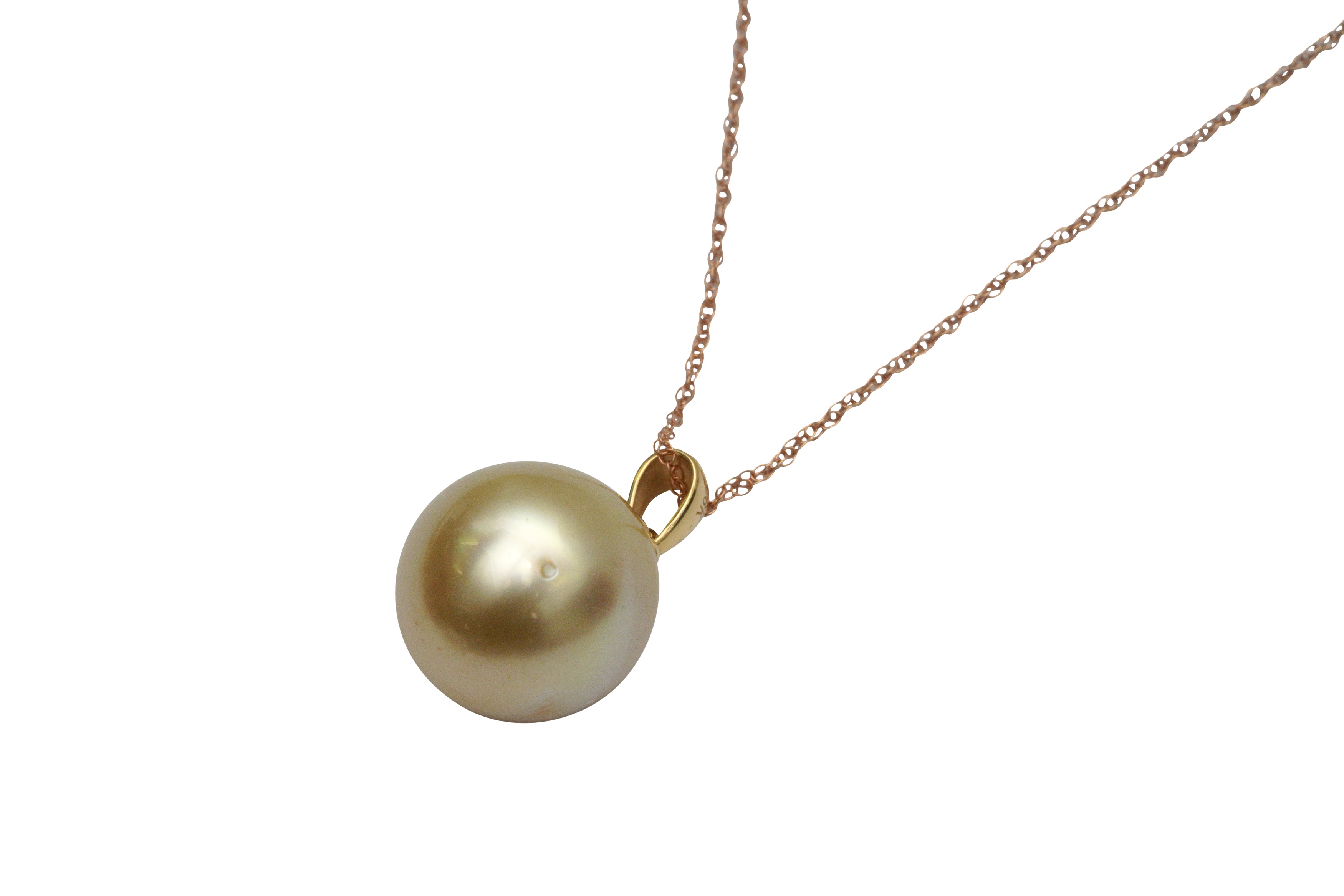 A SOUTH SEA CULTURED PEARL PENDANT NECKLACE