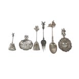 A MIXED GROUP OF LATE 19TH / EARLY 20TH CENTURY DUTCH AND GERMAN SILVER FLATWARE