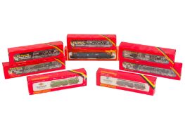 A GROUP OF EIGHT HORNBY OO GAUGE LOCOMOTIVES