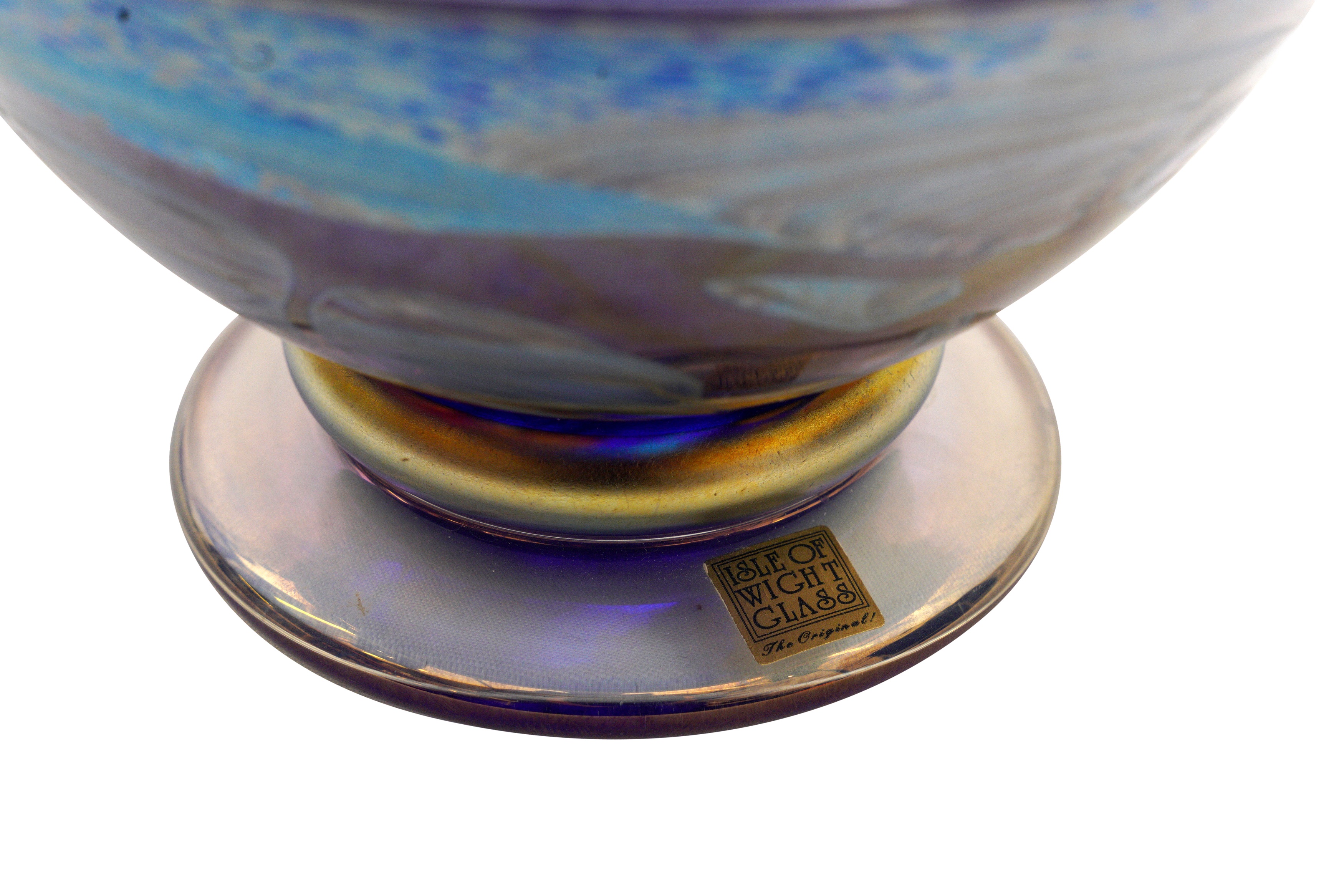 AN ISLE OF WIGHT GLASS FOOTED BOWL - Image 3 of 4