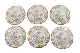 A SET OF SIX CHINESE FAMILLE ROSE PORCELAIN PLATES, QIANLONG PERIOD, CIRCA 1760