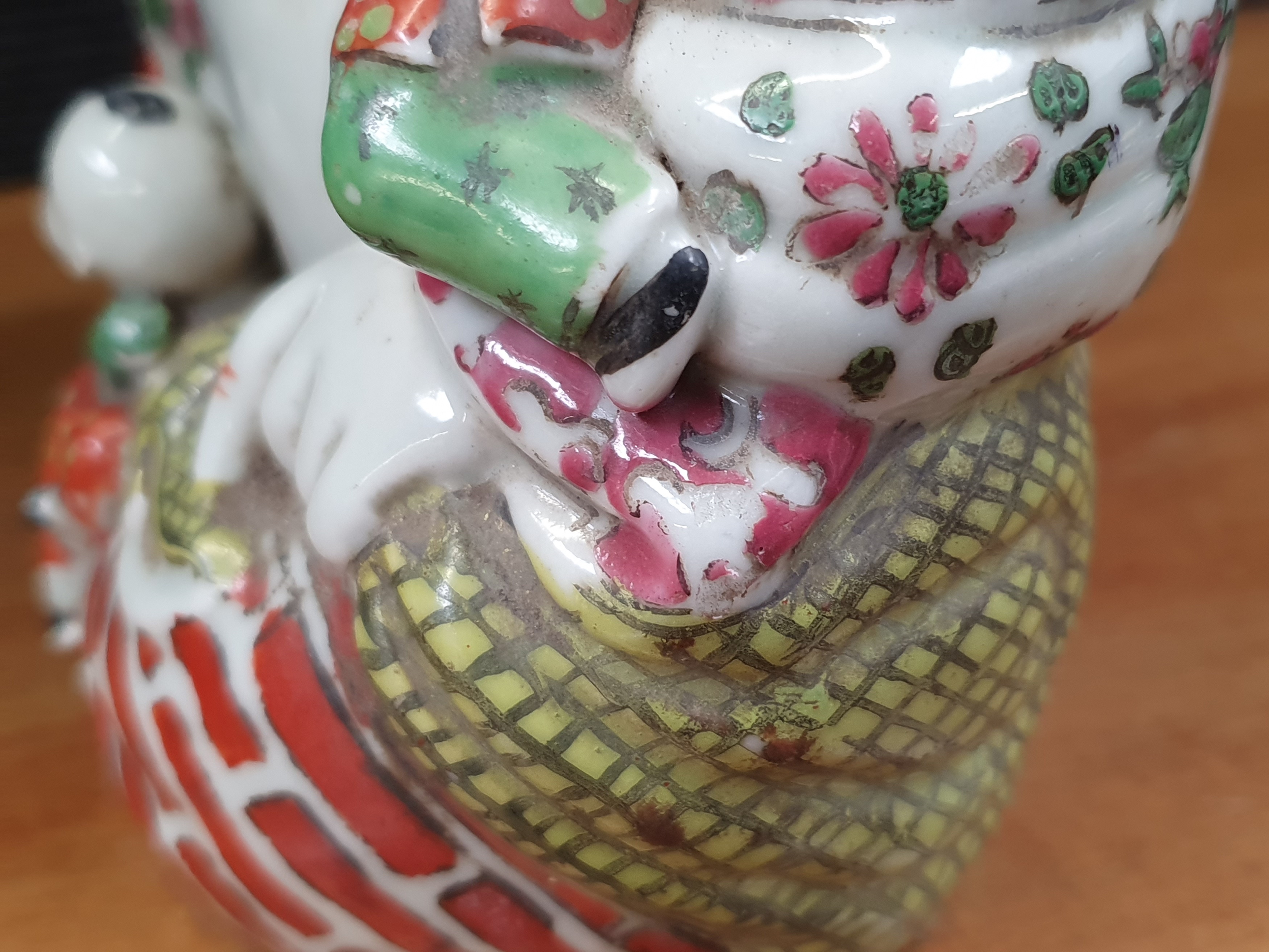 A CHINESE FAMILLE-ROSE JARDINIERE, FIGURE OF BUDDHA, AND A SMALL POT - Image 18 of 26