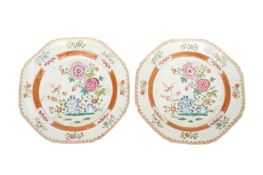 A PAIR OF CHINESE FAMILLE ROSE PORCELAIN PLATES, QIANLONG PERIOD, CIRCA 1760
