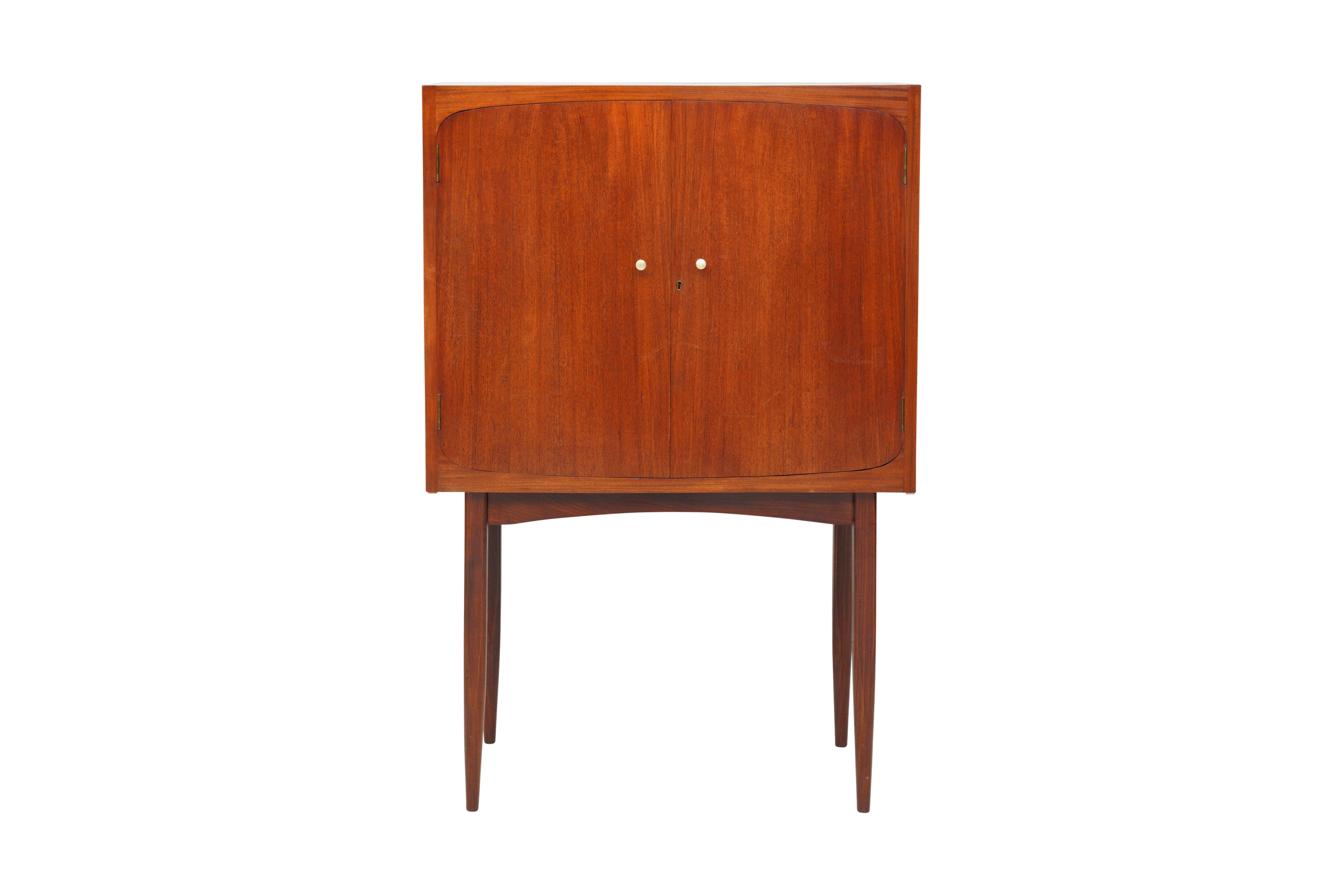 A MID-CENTURY COCKTAIL CABINET 