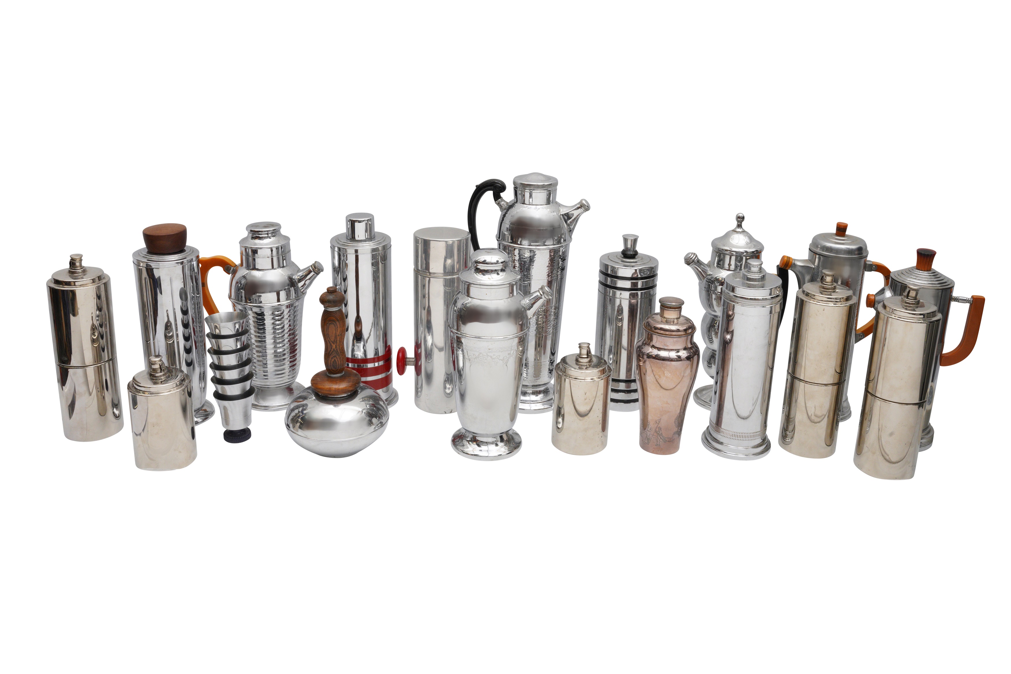 A LARGE GROUP OF CHROME COCKTAIL SHAKERS AND POURERS 