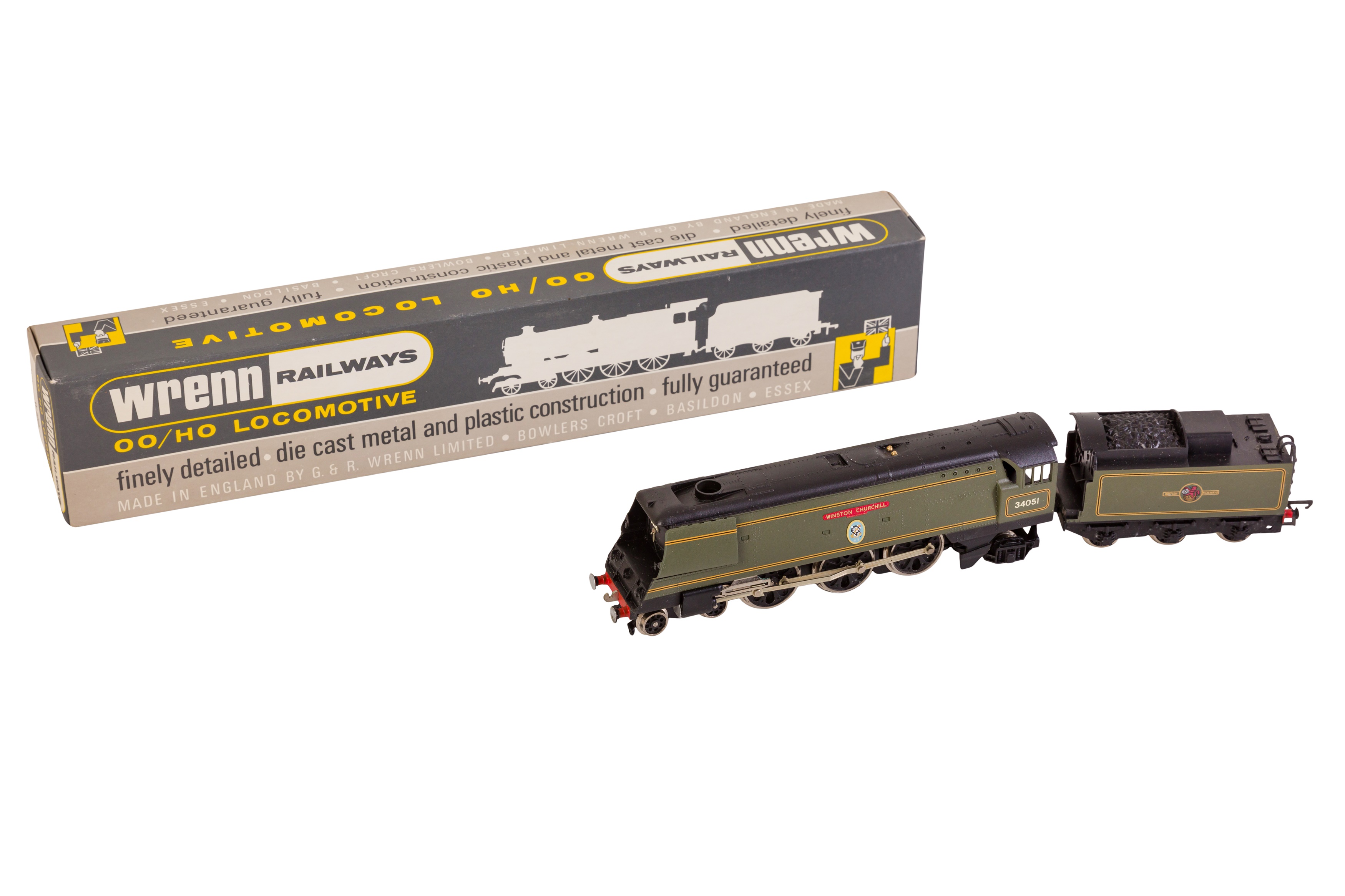 A WRENN OO GAUGE W2265 STREAMLINED BULLIED PACIFIC LOCOMOTIVE 'WINSTON CHURCHILL'