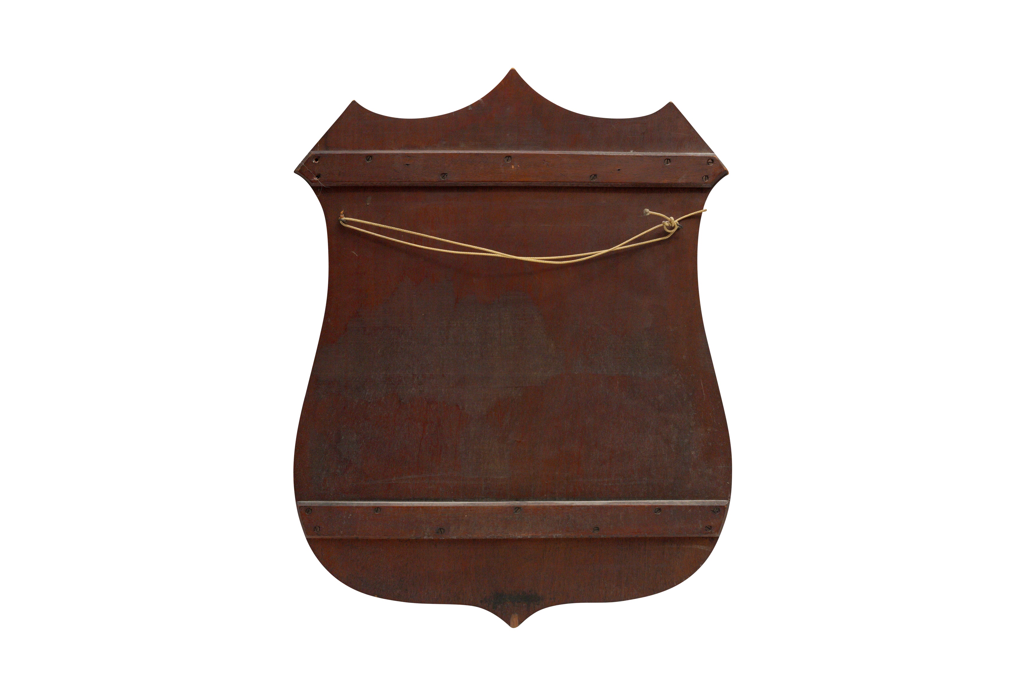 AN EARLY 20TH CENTURY MAHOGANY WALL HANGING SHIELD - Image 2 of 2