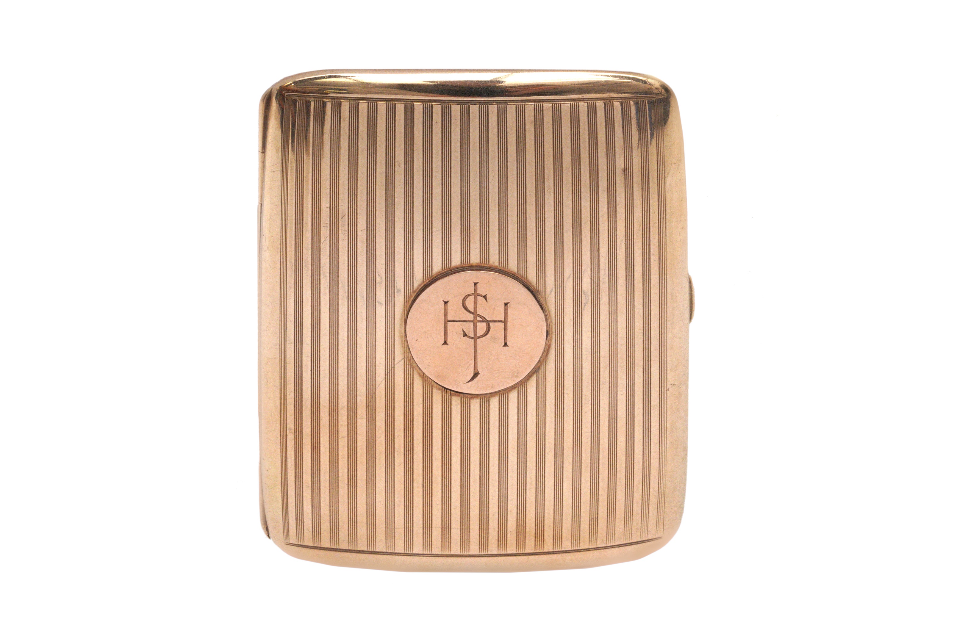 A RECTANGULAR 9CT GOLD CIGARETTE CASE, CIRCA 1916