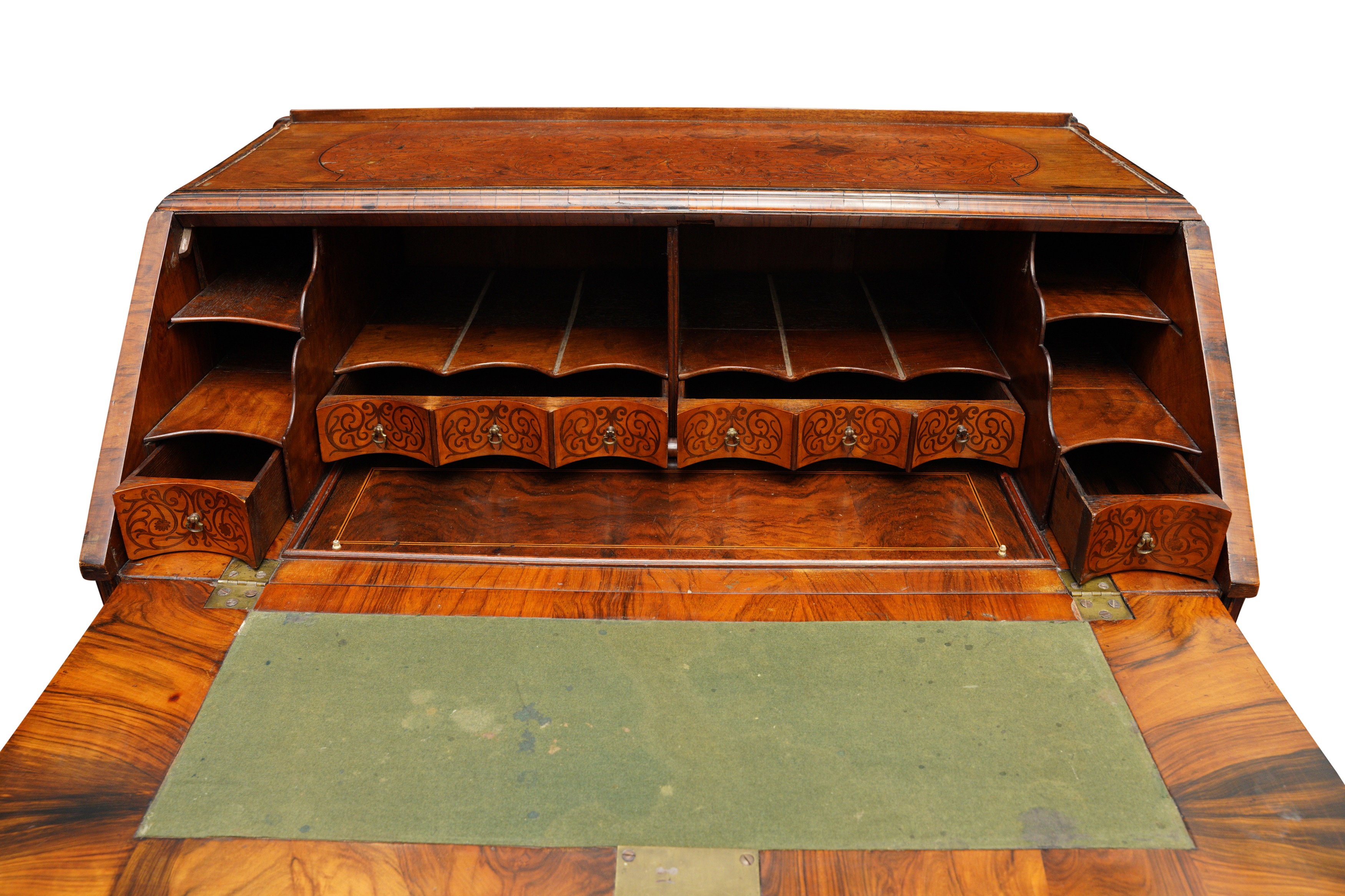 AN ENGLISH OR DUTCH MARQUETRY INLAID WALNUT BUREAU, CIRCA 1715-20 - Image 4 of 5