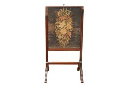 A GEORGE III STYLE VICTORIAN MAHOGANY FIRE SCREEN, LATE 19TH CENTURY