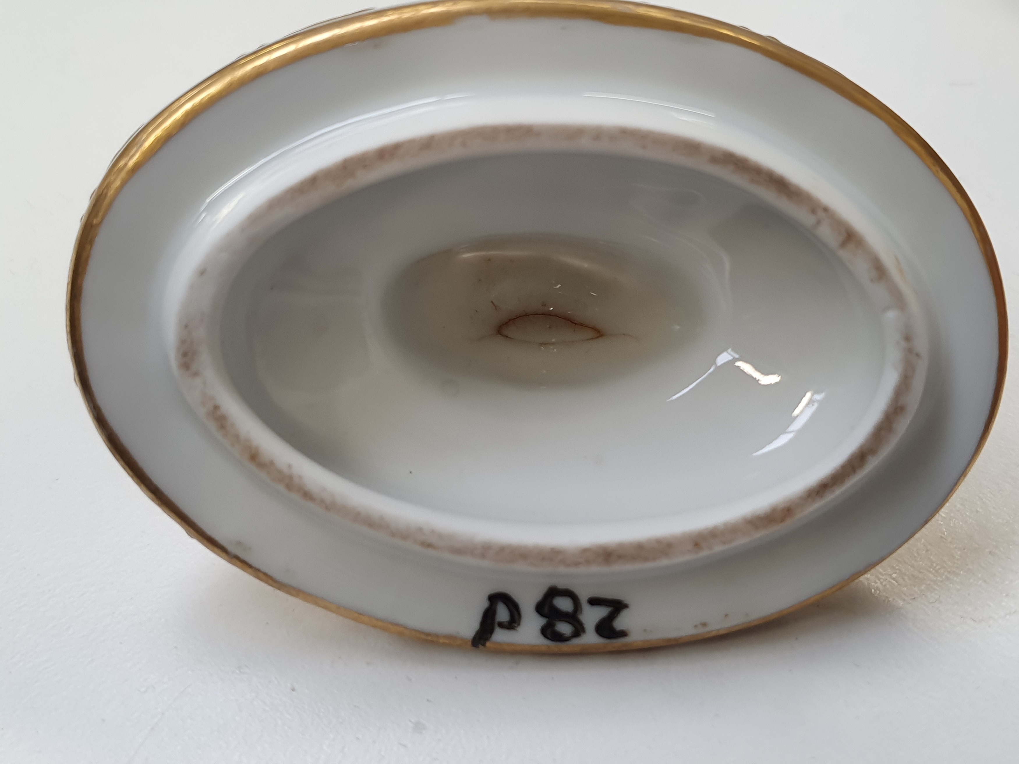 A FRENCH PARIS PORCELAIN PEN TRAY OF NEOCLASSICAL DESIGN, LATE 19TH CENTURY - Image 6 of 22