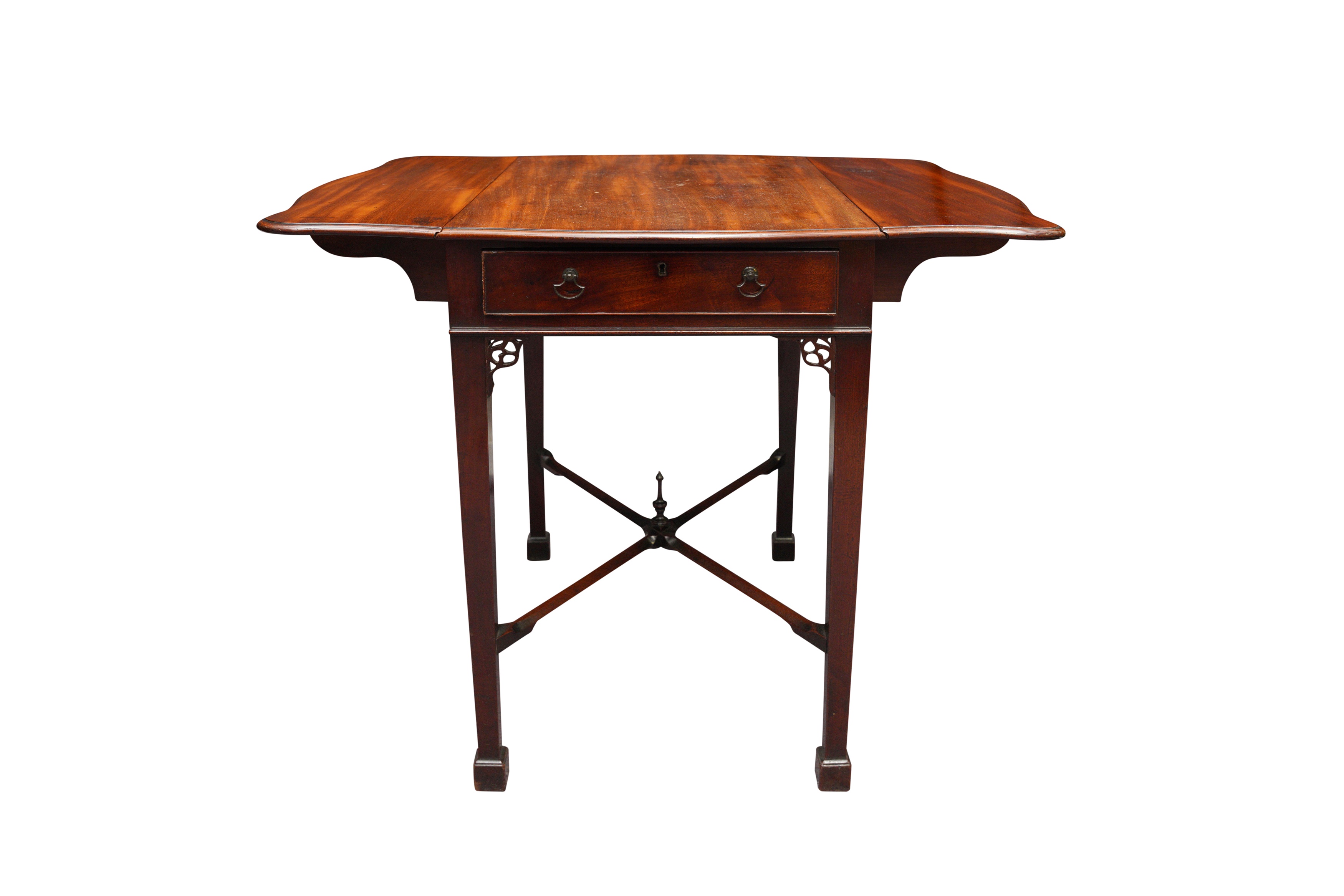 A GEORGE III MAHOGANY BUTTERFLY PEMBROKE TABLE, LATE 18TH CENTURY - Image 2 of 3