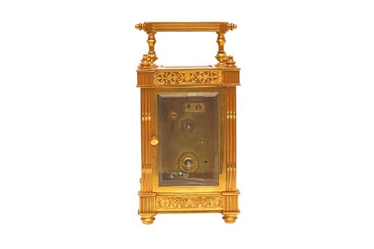 A GILT BRASS FOUR GLASS CARRIAGE CLOCK - Image 3 of 7