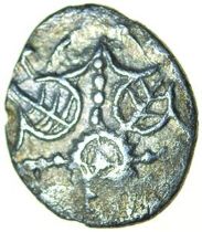 Danebury Cogwheel Leaves. Belgae. c.50-40 BC. Celtic silver half unit. 9-11mm. 0.49g.