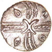 Tasciovanos Acorn. Catuvellauni. c.25BC-AD10. Celtic gold quarter stater. 11mm. 1.36g.