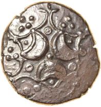 Antedio Triple Moons. Talbot dies A/2. Iceni. c.AD25-43. Celtic gold stater. 18mm. 5.38g.