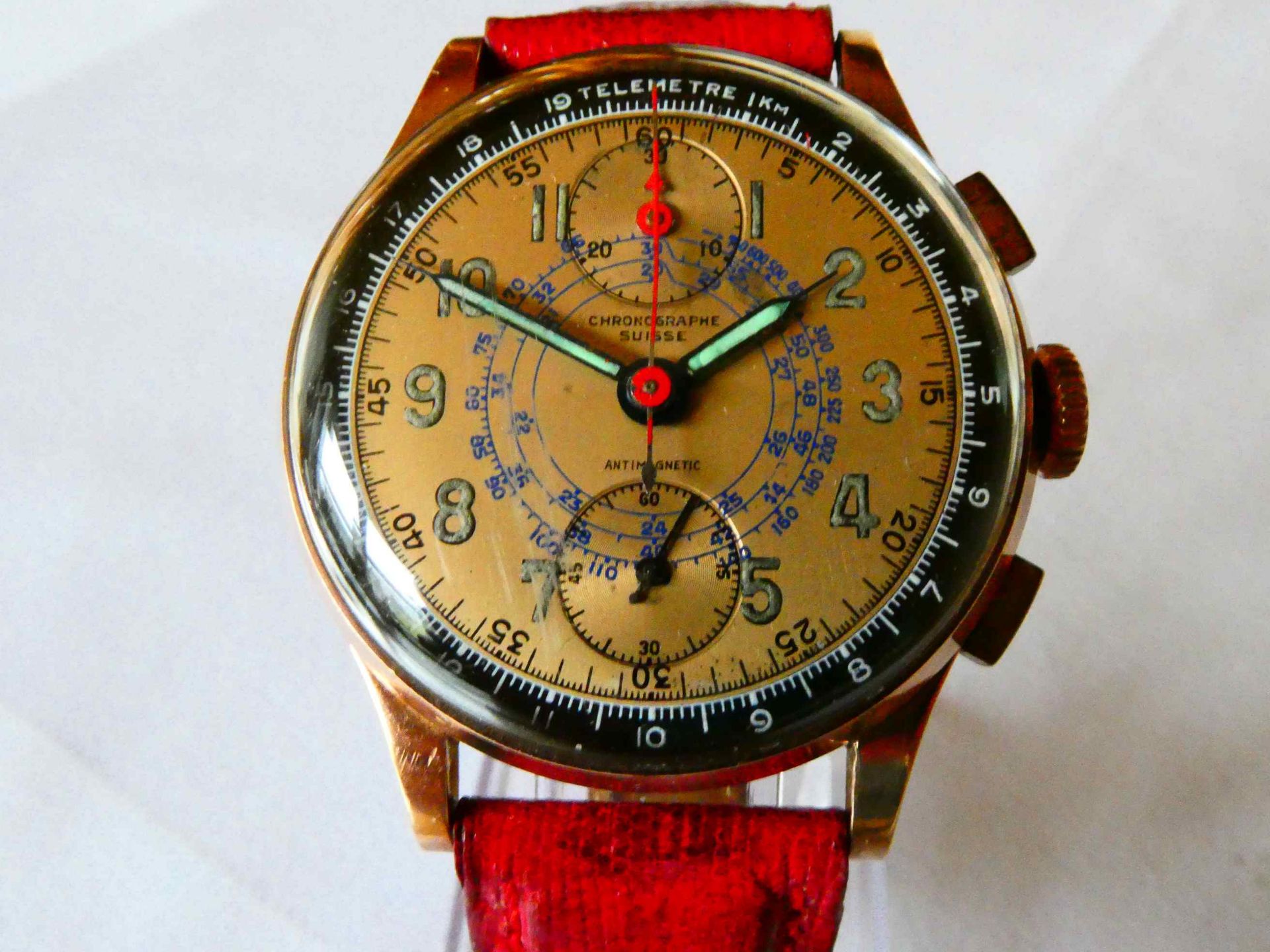 Chronographe Suisse in 18K Gold